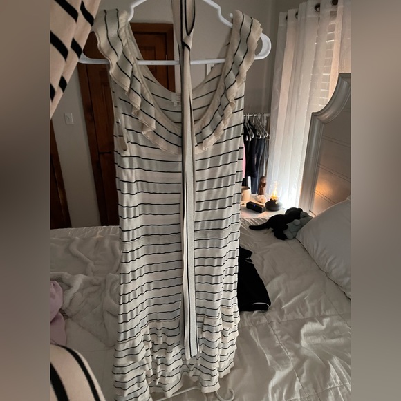 Kate Spade Striped Frilly Dress / Comes with tie around bow :) - Picture 1 of 1
